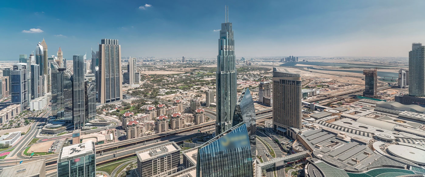 مركز دبي المالي العالمي مع سماء دبي وقواعد العملات المشفرة الجديدة سارية المفعول