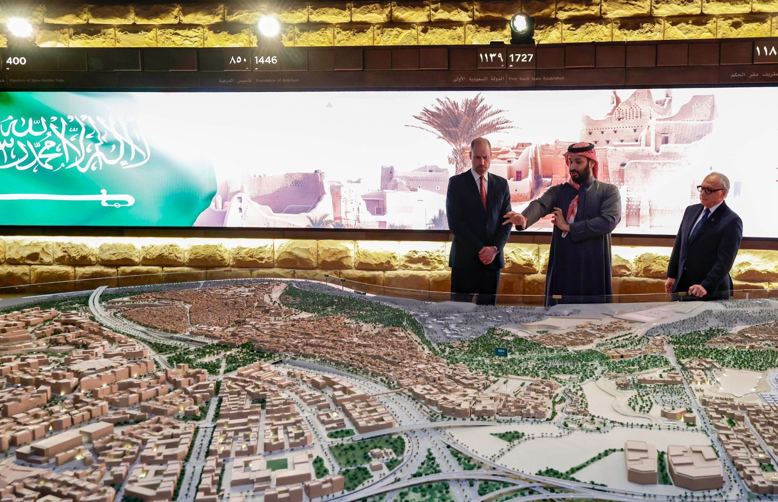 في وسط الاعتزاز بالتاريخ السعودي