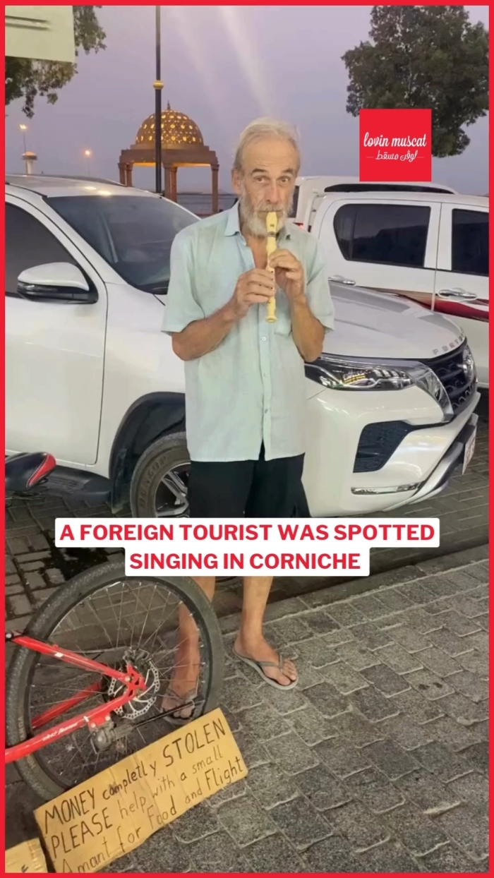 A Foreign Tourist Was Spotted Singing in Corniche