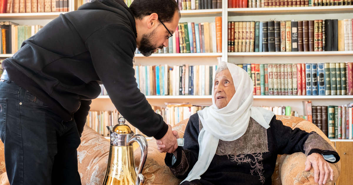Omani Grandma's Sweet Bond with Grandson Goes Viral