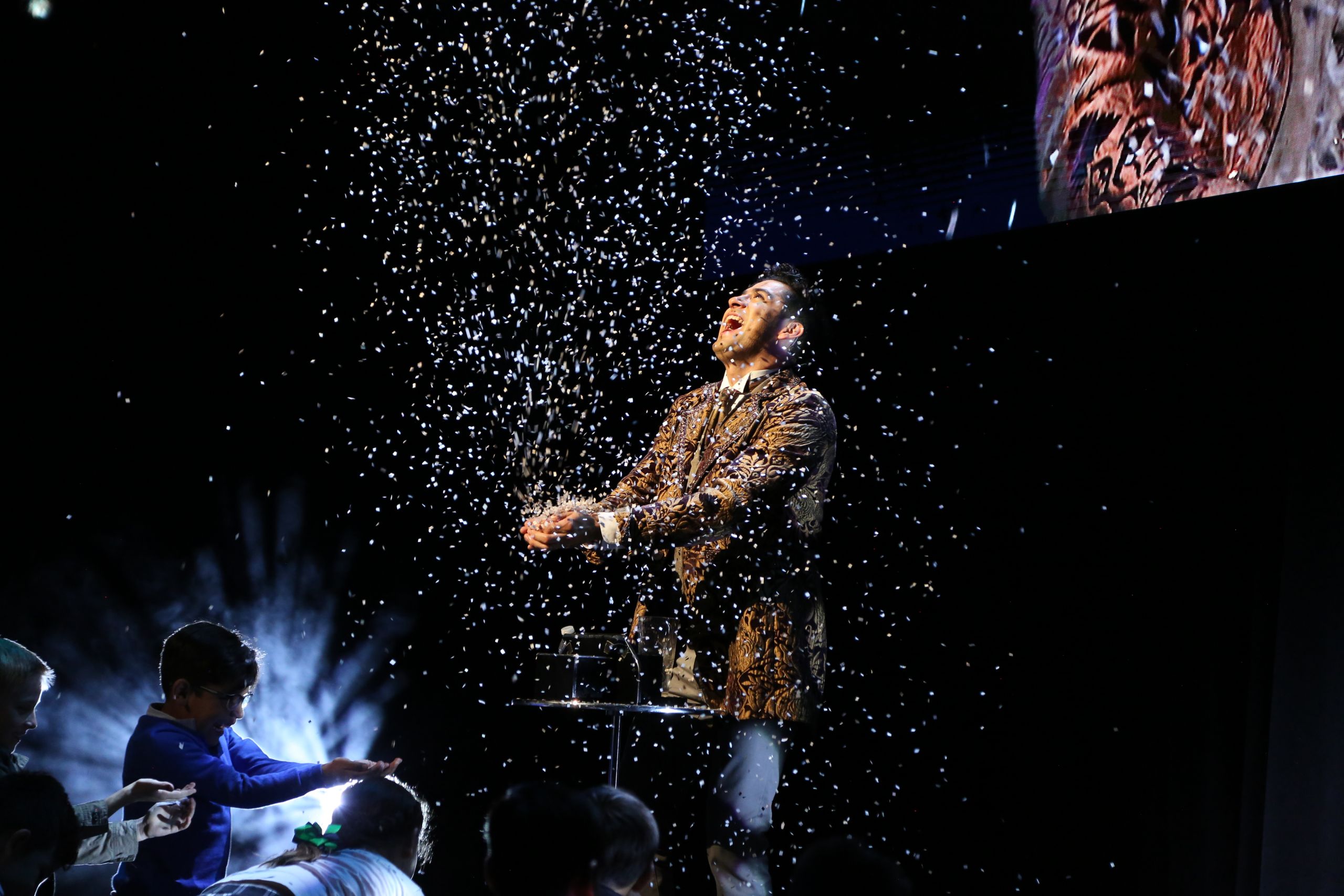 The Biggest Magic Show On Earth Is Coming To Abu Dhabi For A Holiday  Special!