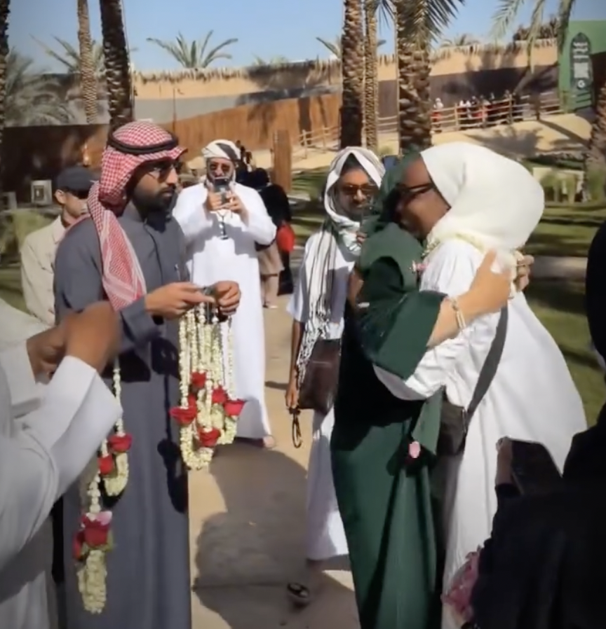 20 Women Complete Remarkable Journey From Makkah To Madinah On Foot